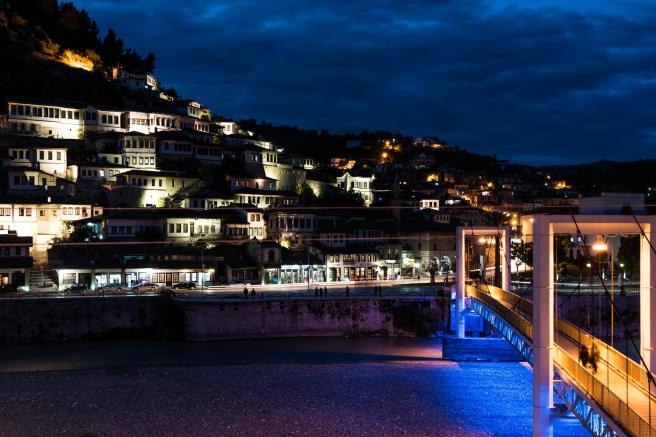 Berat_at_night